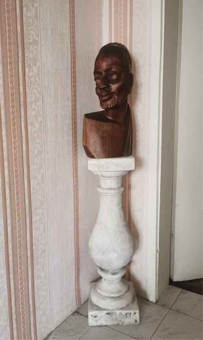 Бюст африканска ръчно резбована статуетка на мъжка глава от абанос !