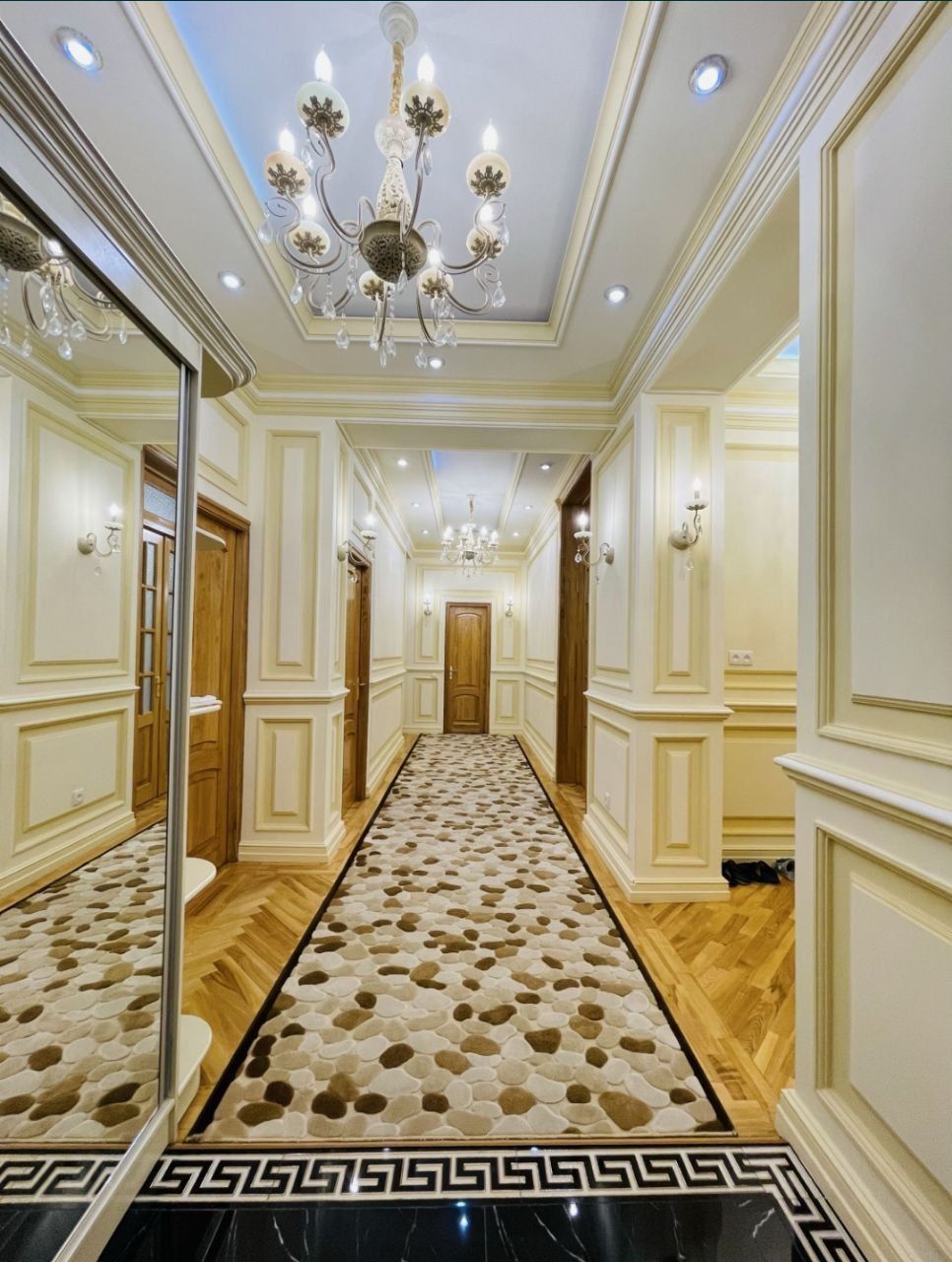 Центр квартира Чехова 4//4//4 162м2 Попугайчики