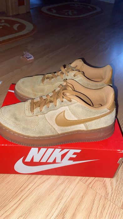 vand nike air force 1 bej, din piele de caprioara
