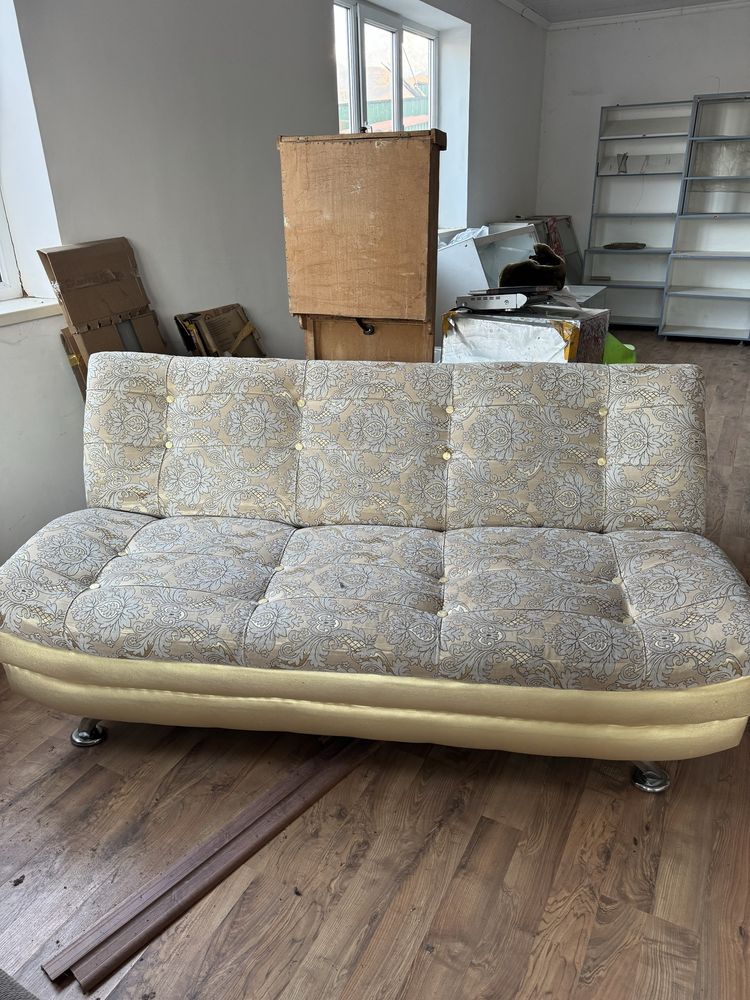 Продам диван с креслом