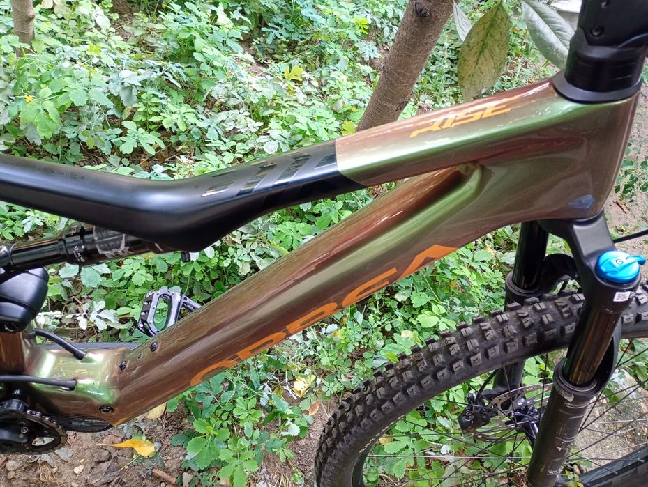 Bicicleta carbon Rise ep8rs