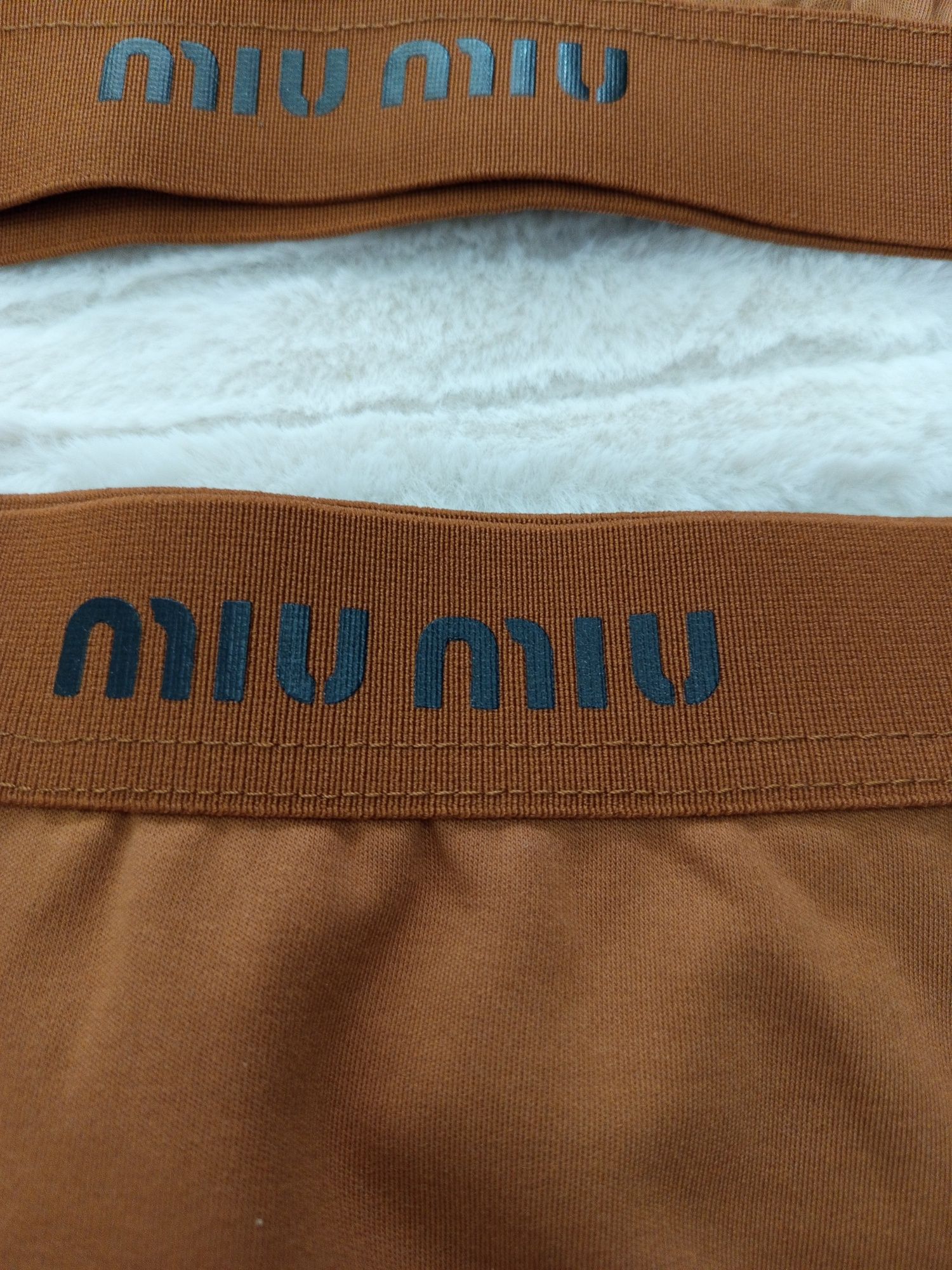 Set bustiera cu chilot miu miu