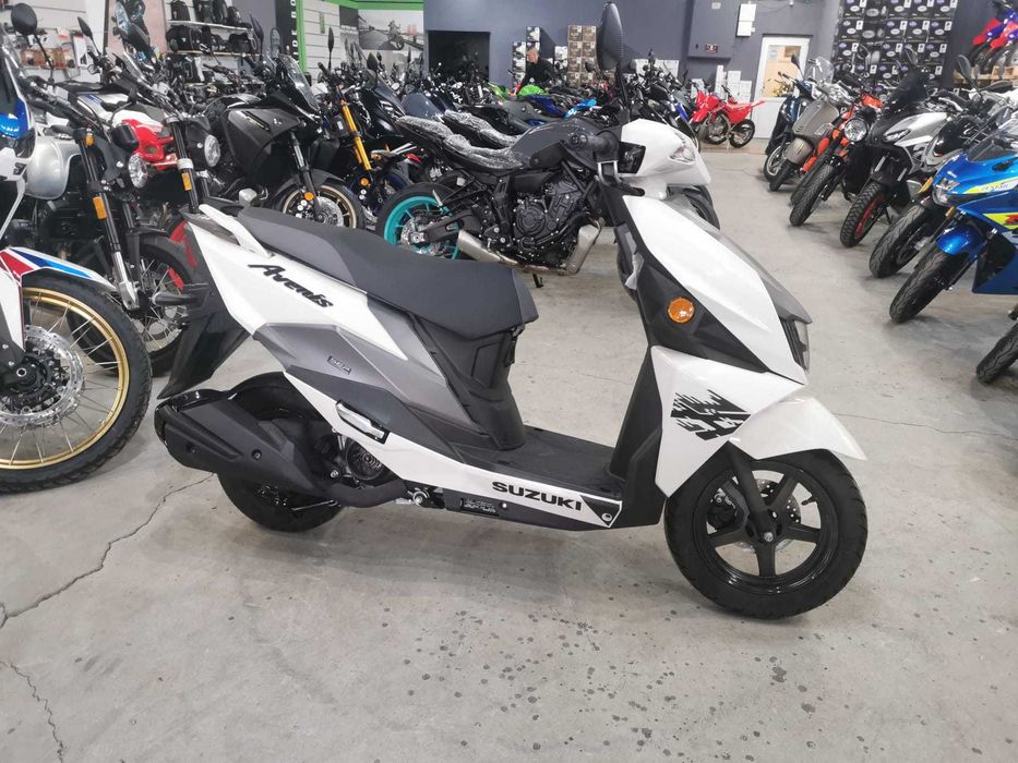 Suzuki Avenis 125 nou se conduce cu B125 stoc Suzuki Constanta