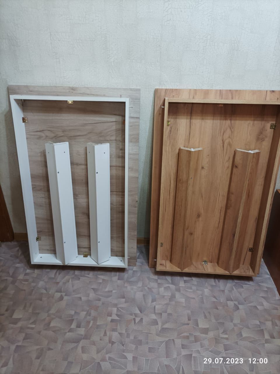 Продаётся новые кухонные столы
