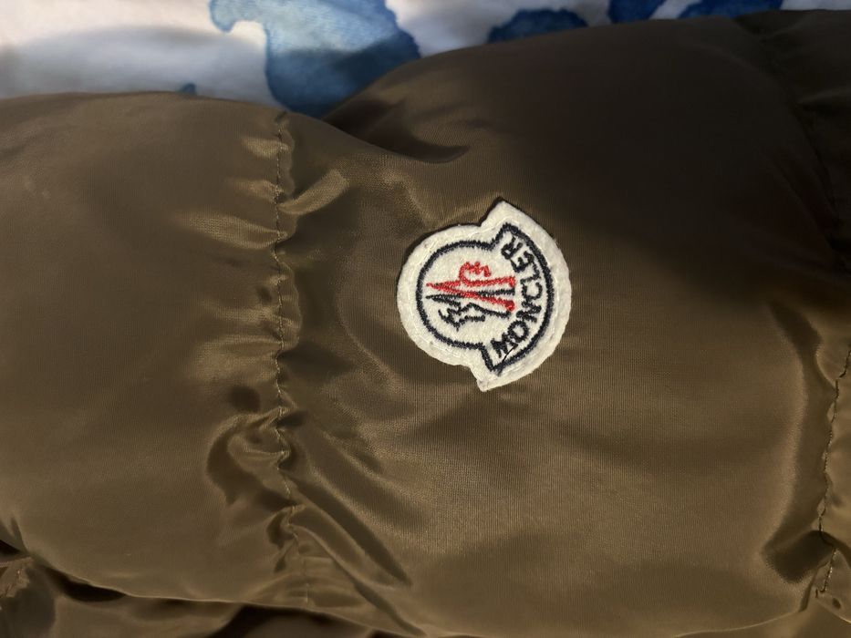 Яке moncler за 7г.