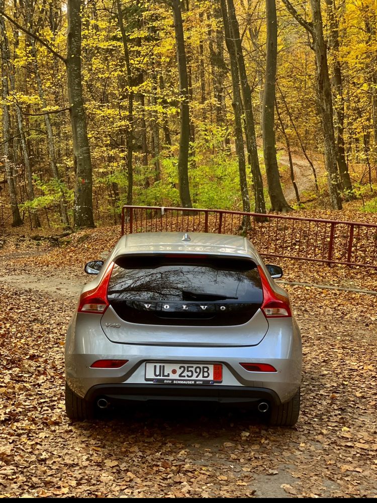 VOLVO V40, D4, 2.0 diesel, 131 kw/177 cp, BiXenon, LED, german edition