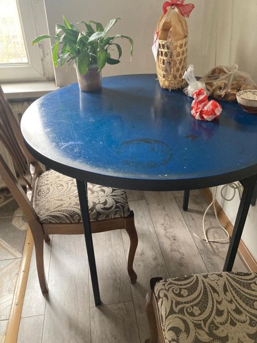 Кухонный стол б/у