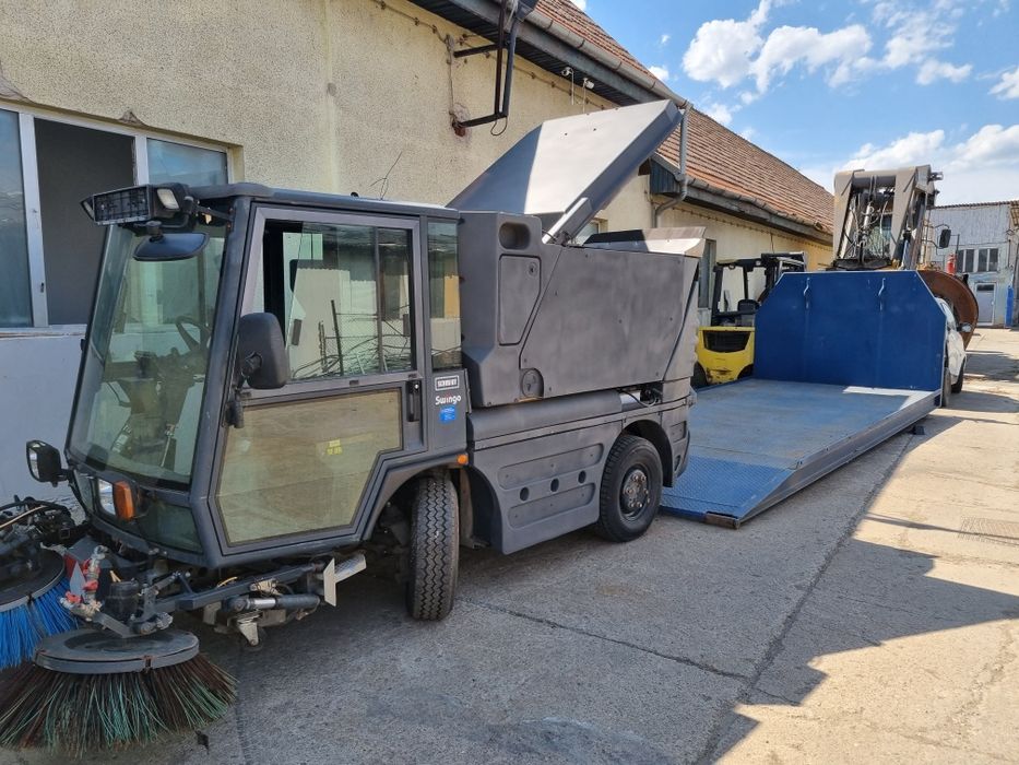 Container abrolkiper