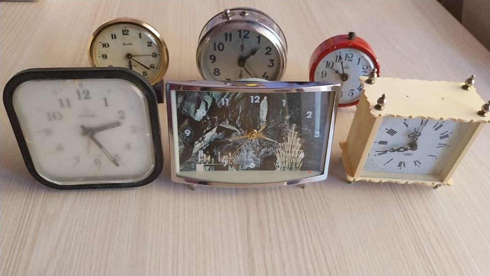 Ceasuri vechi  diferite  mărci