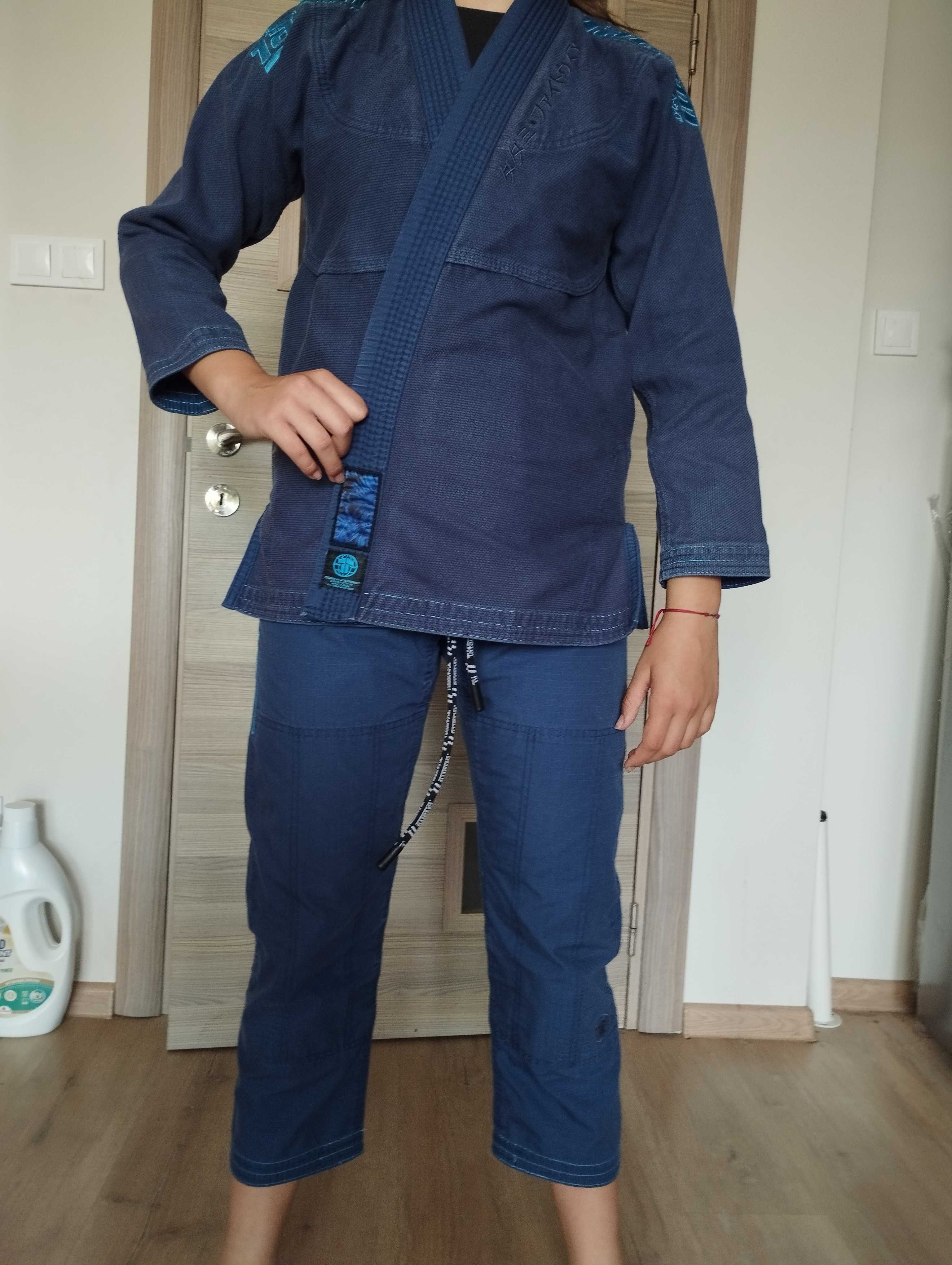 Кимоно за jiu-jitsu (жиу-жицу) на Tatami