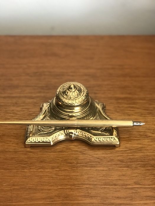 Călimara cu stilou in bronz