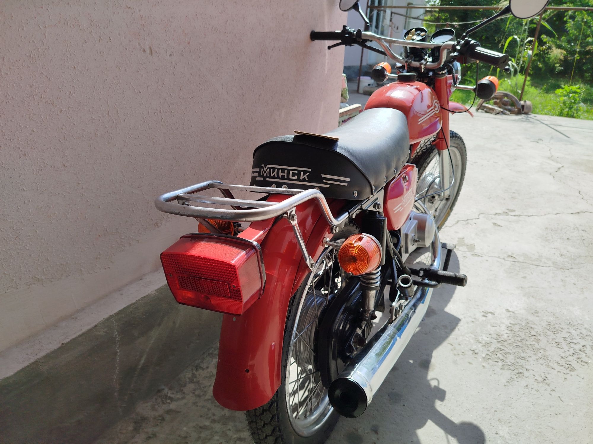 Minsk motosikl sotladi