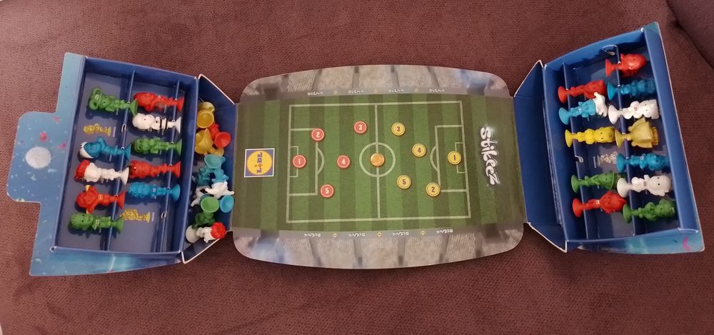 Стикита фигурки колекции футбол  Смърфове