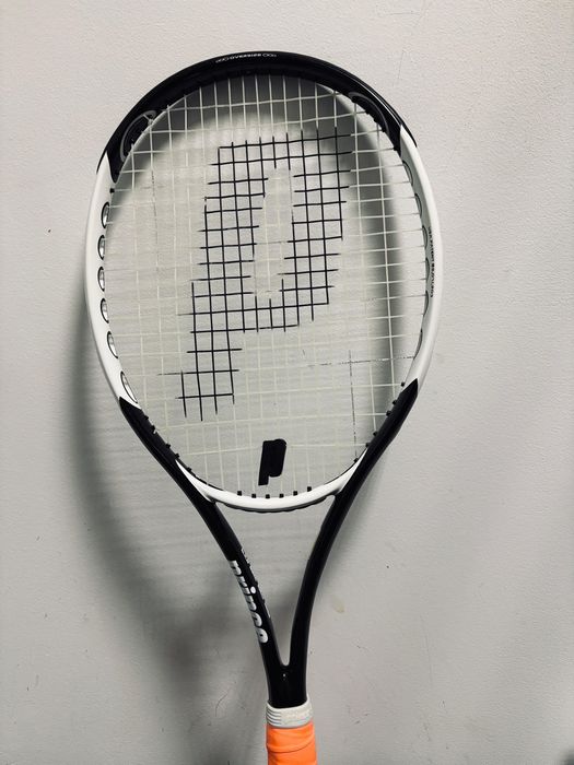 Продам тенисную ракетку