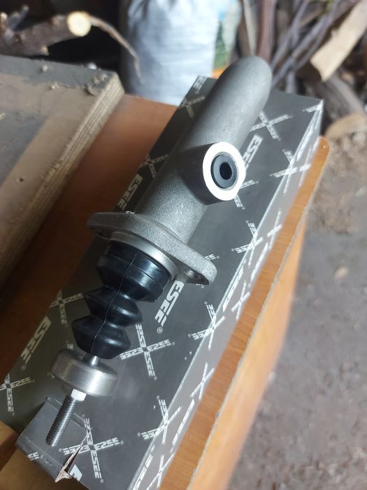 Цилиндр сцепления ауди 100