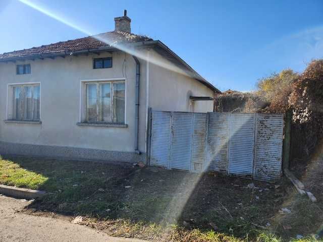 Продава се Къща в Търговище, Център - 90 кв.м за 907 €/кв.м - Снимка #1