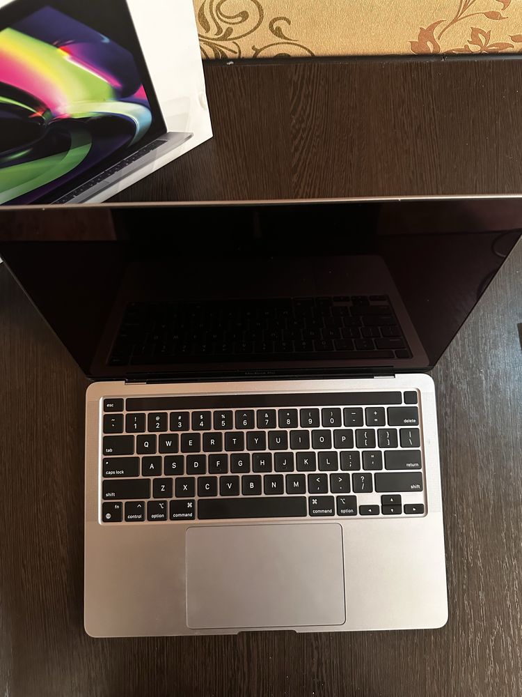 Macbook Pro 2022 M2