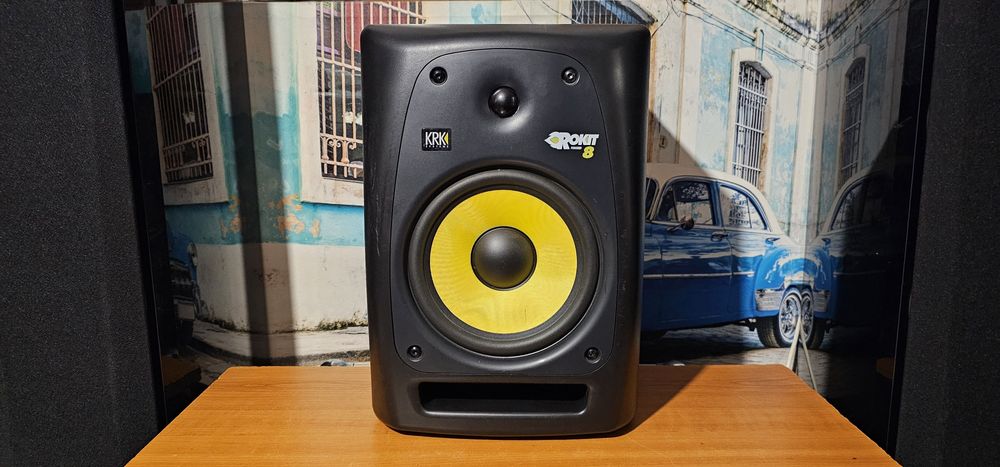 Muzicalitate boxe active monitoare KRK Rokit 8 G 2 sau ESI nEar 08