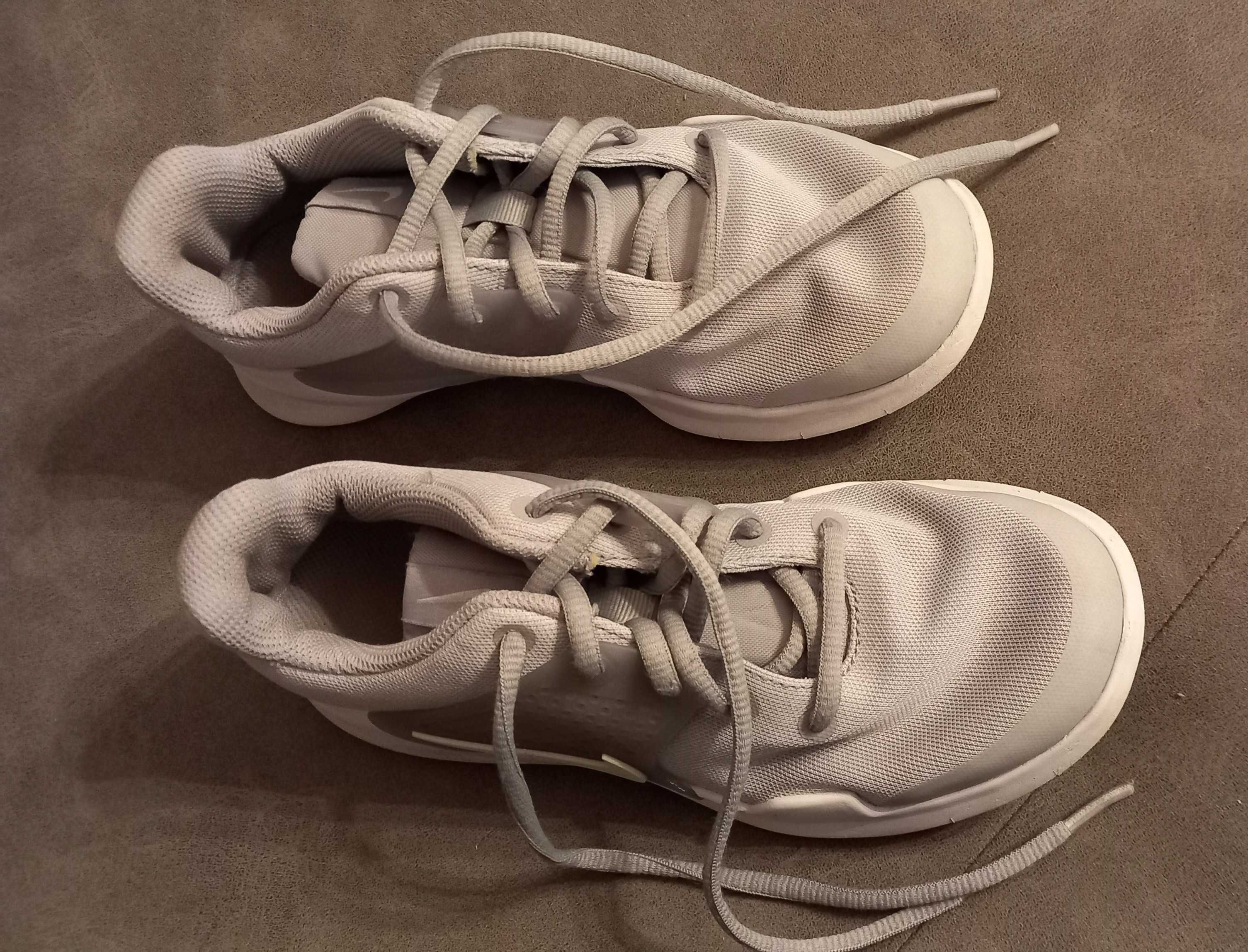 Маратонки Nike Arrows – светлосиви, № 35.5