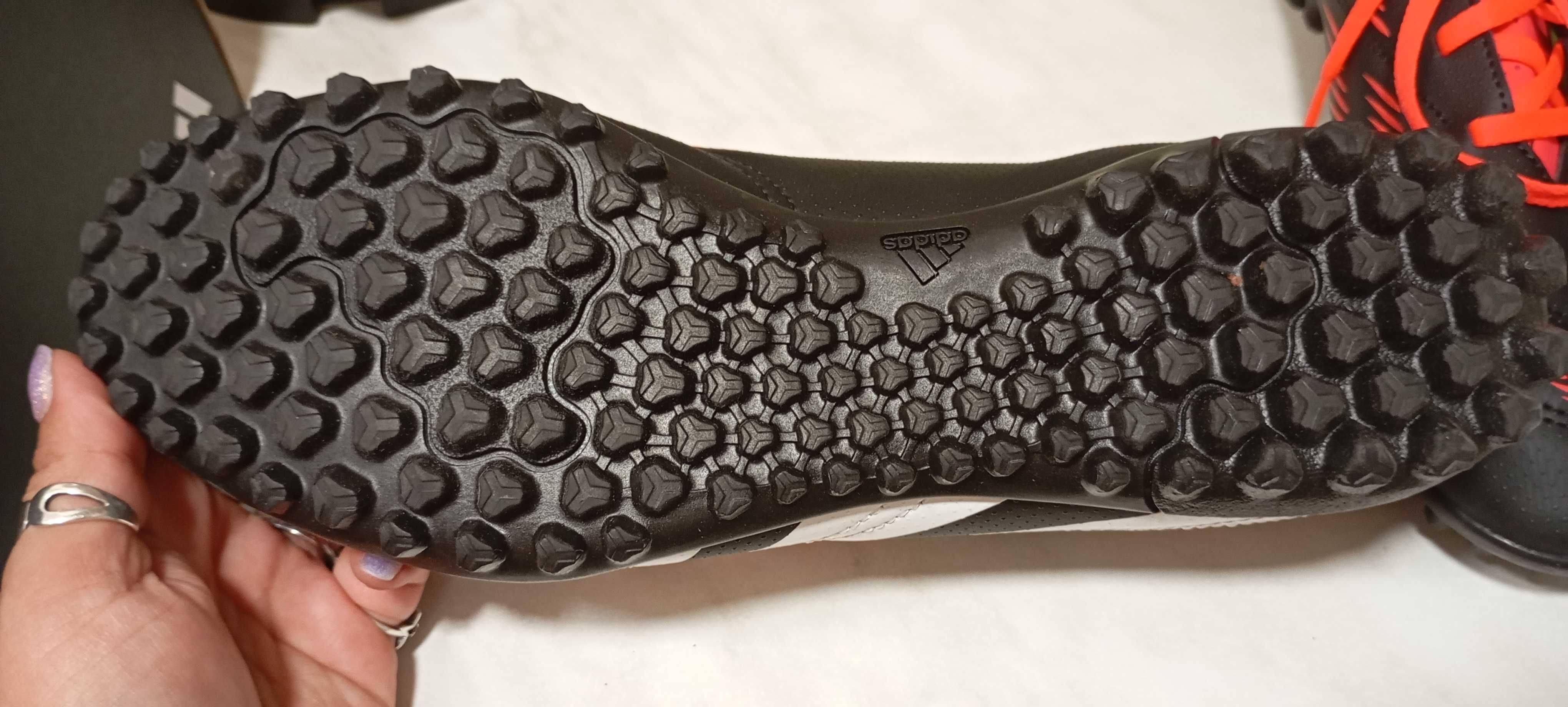 Футболни бутонки Adidas Performance turfy Predator Club
в черно