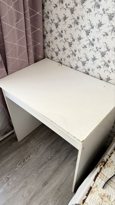 Продам стол в спальню