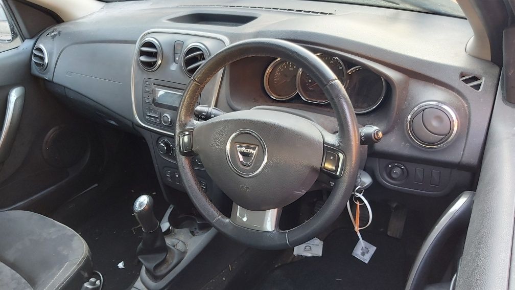 Dezmembrez Dacia Sandero 1,2 D4F 2014 cu ac Negru