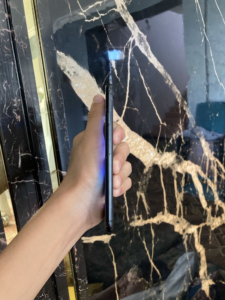 Iphone se 2 sotiladi