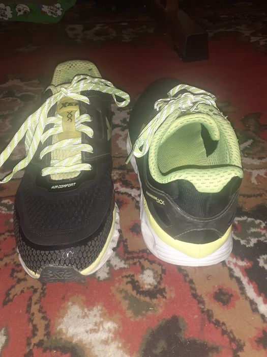 Продаються кросовки фирмы в хорошем состоянии.размер 43.