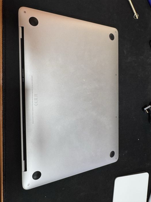 Vand apple macbook pro 2020 touchbar m1