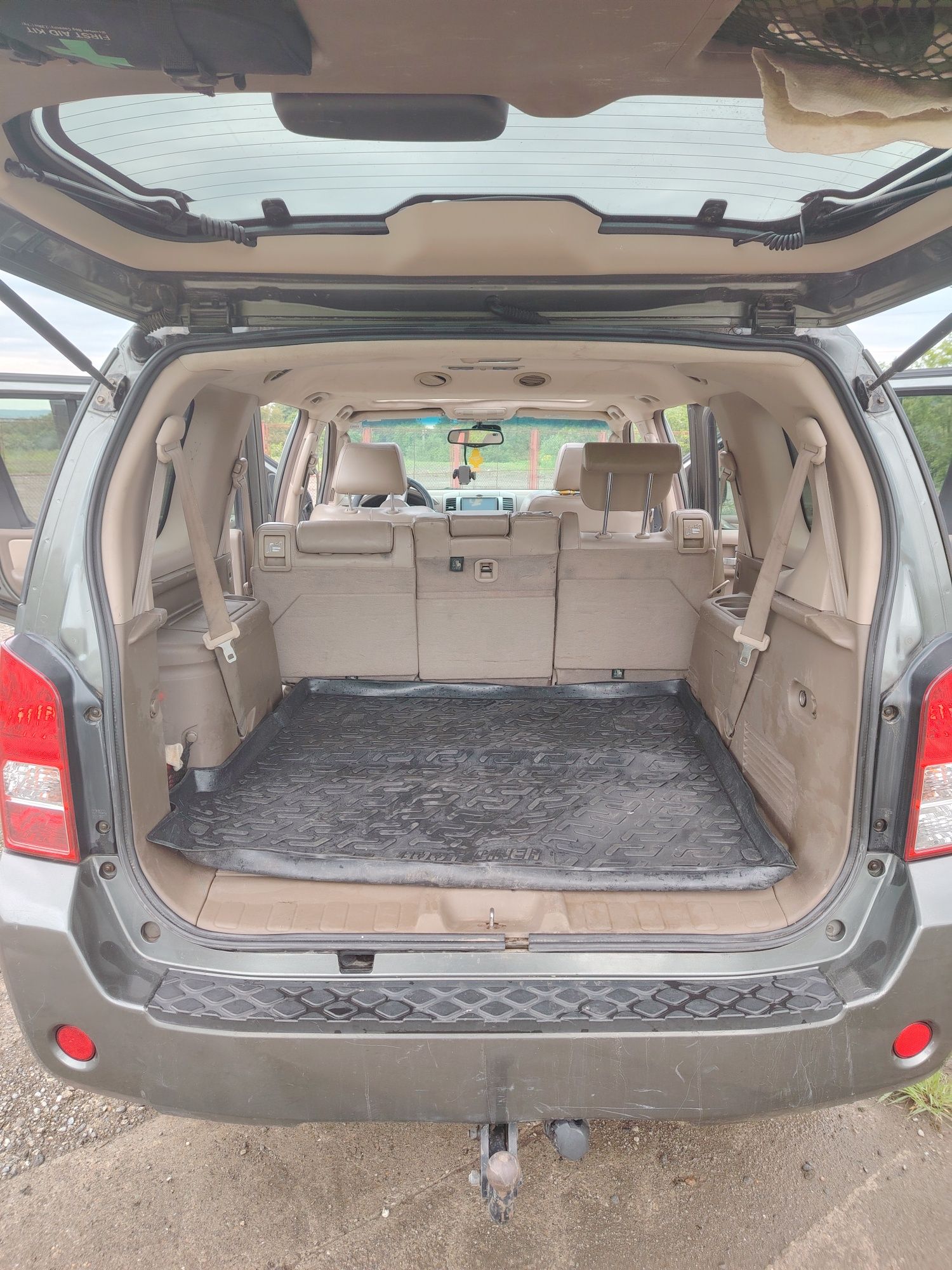 Vând Nissan Pathfinder 2.5 4x4