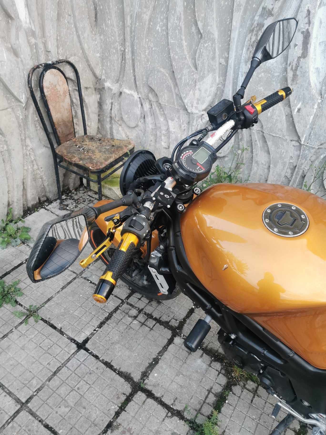 Suzuki Sv 650 top
