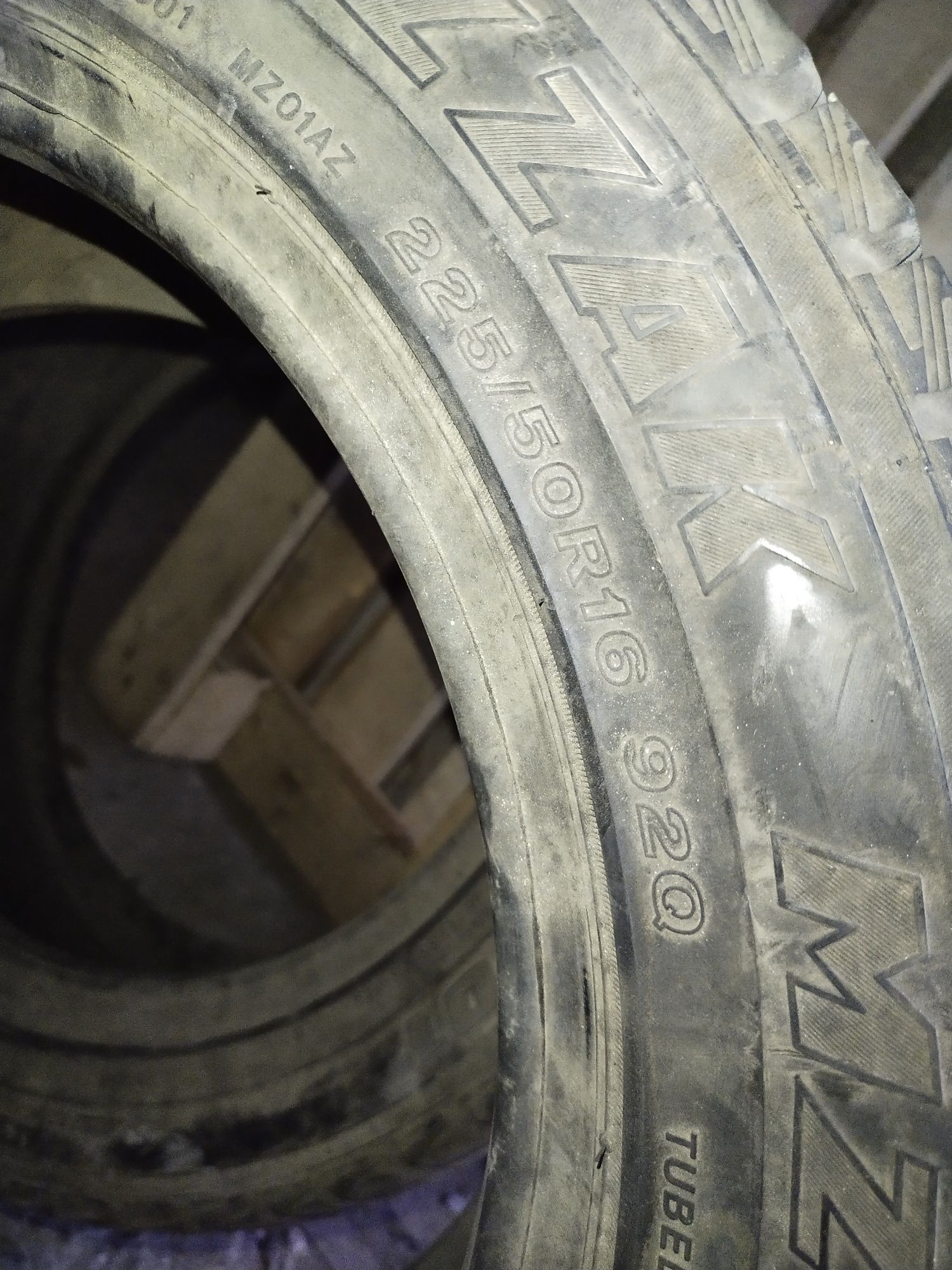 Шины липучка 225*50 R16 Bridgestone Blizzak MZ-01, 2шт