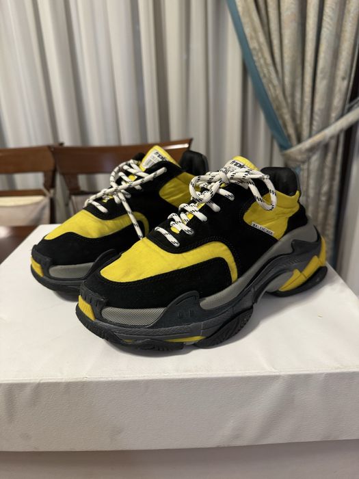 Balenciaga Triple S V2
