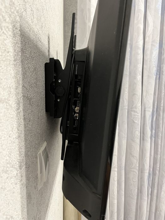 premier телевизор 32 смарт новый !