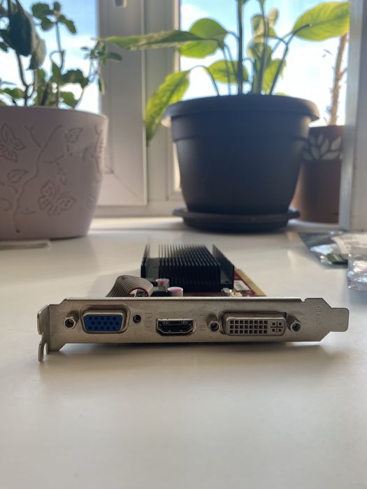 placă video AMD Radeon HD 5450