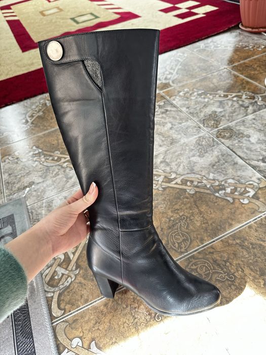 Кожаные сапоги, туфли