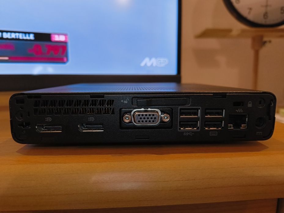 Calculator HP + monitor Tesla