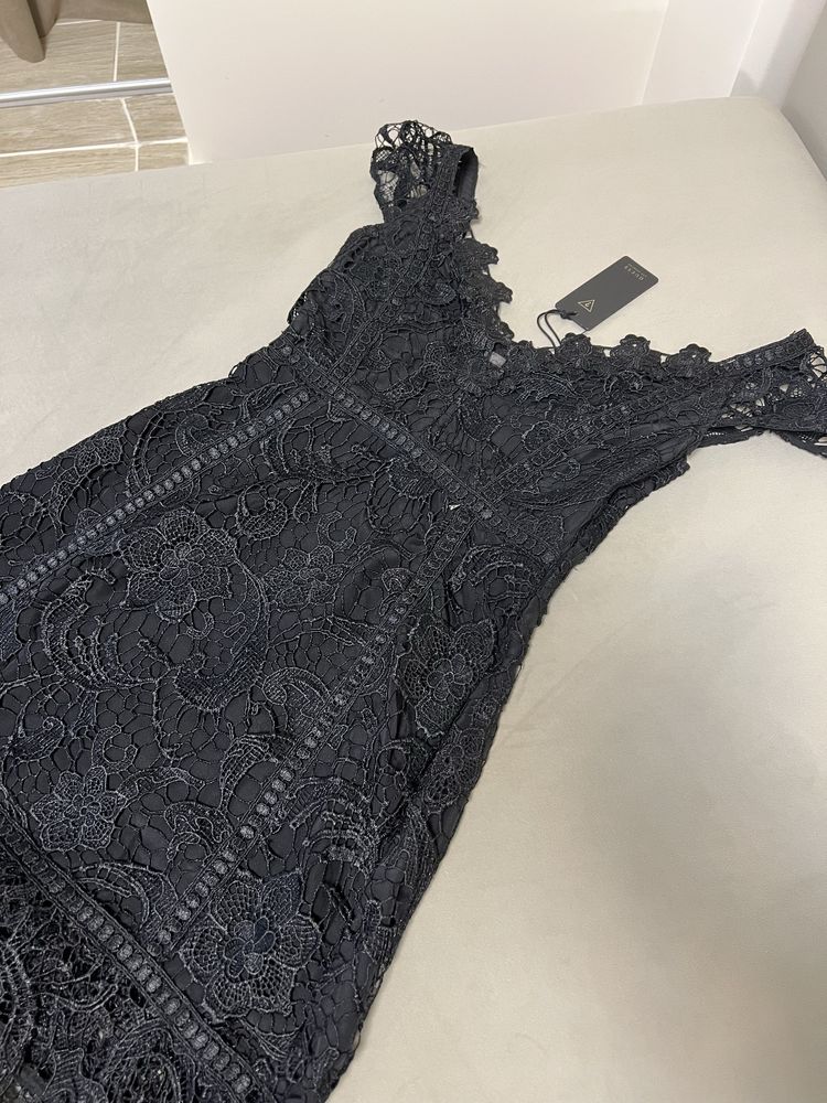 рокля Guess