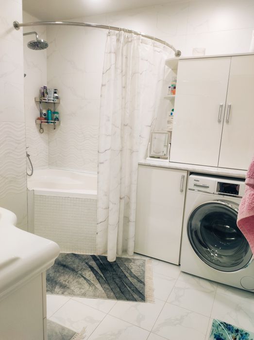 Продаётся квартира по улице Бабура 6ти комнатная