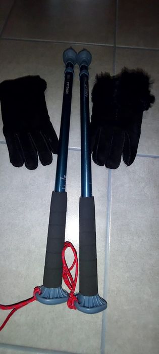 Bețe pentru ski și mănuși din blană naturală