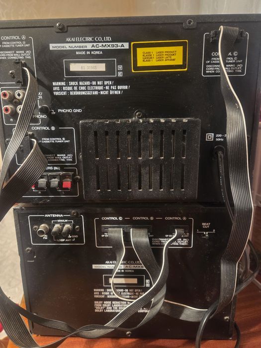 Музикална уредба Akai