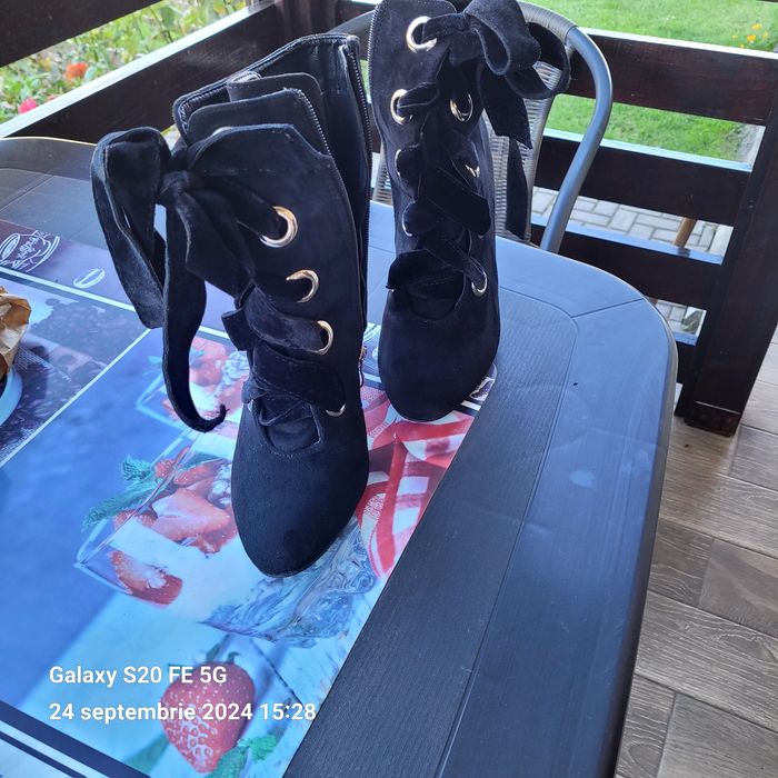 Botine mărimea 38