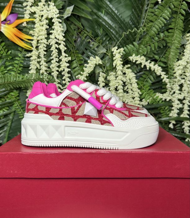 Valentino Garavani One Stud Pink