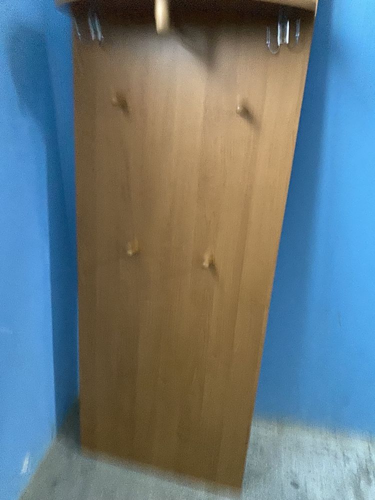Шкаф тегин бериледи