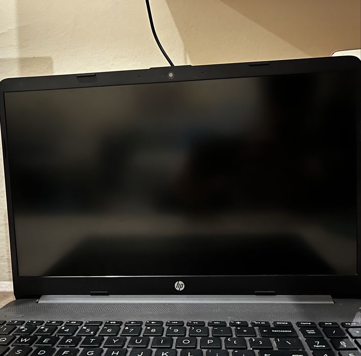 Laptop HP 255 G9 – Ryzen 5, 8GB RAM, SSD 477GB, stare foarte bună