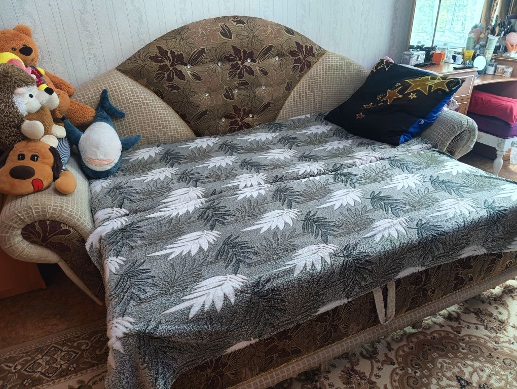 Продам шкаф, диван, стол