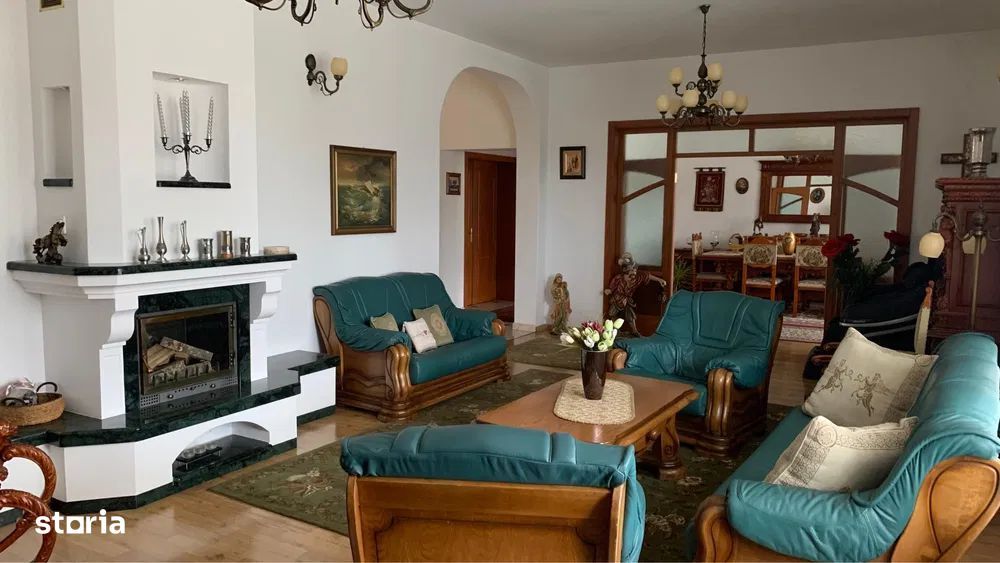 Vila spre vanzare, deosebita cu piscina, str. Voinicenilor