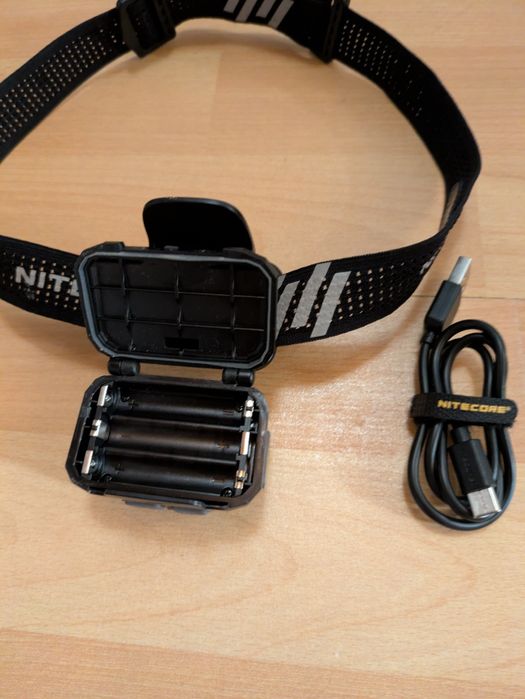 Lanterna Nitecore NU35