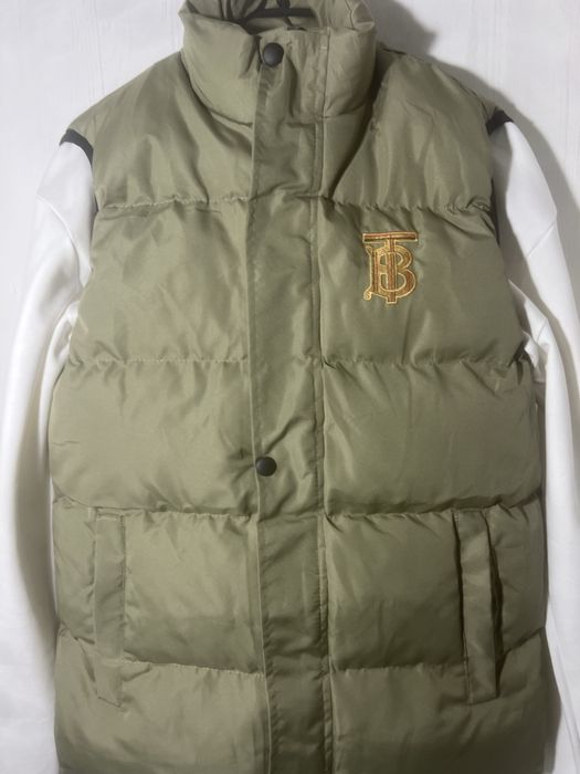 Vesta BURBERRY verde groasă cu logo brodat auriu