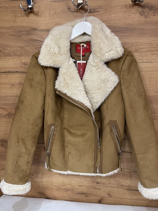 Оригинално яке/кожух на GUESS